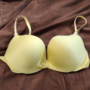 34 D plunge by Victoria secret